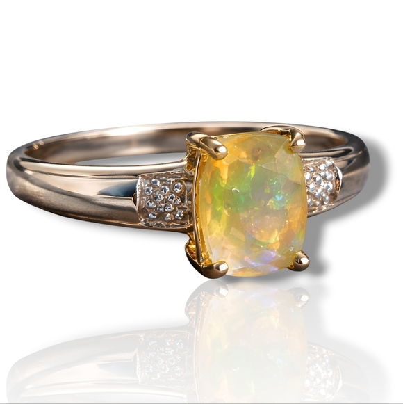 9K White Gold Opal Gemstone Ring 7.5